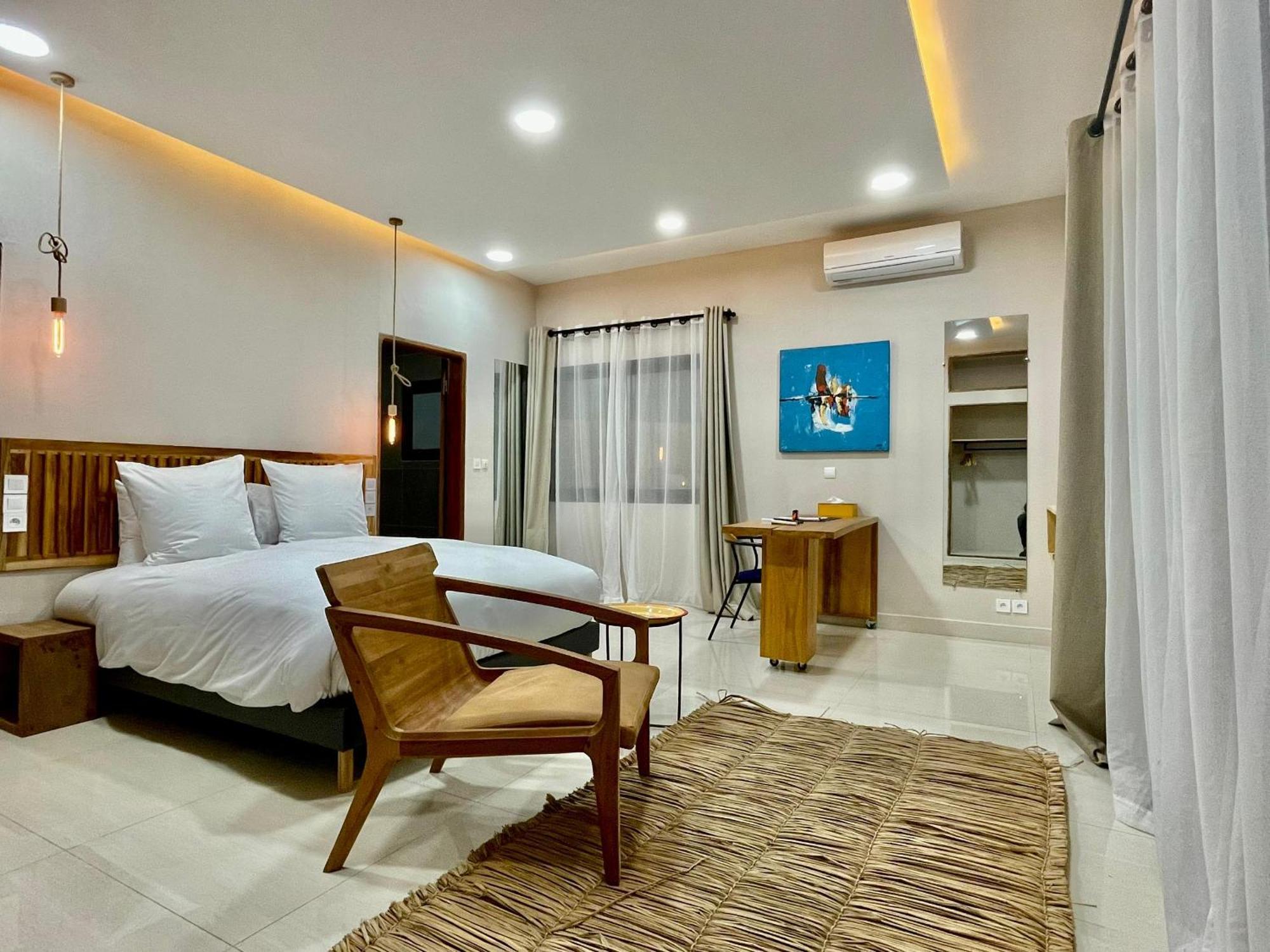 Hotel Le Kentia Lomé Esterno foto