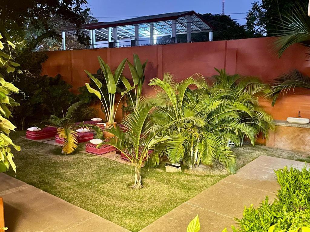 Hotel Le Kentia Lomé Esterno foto