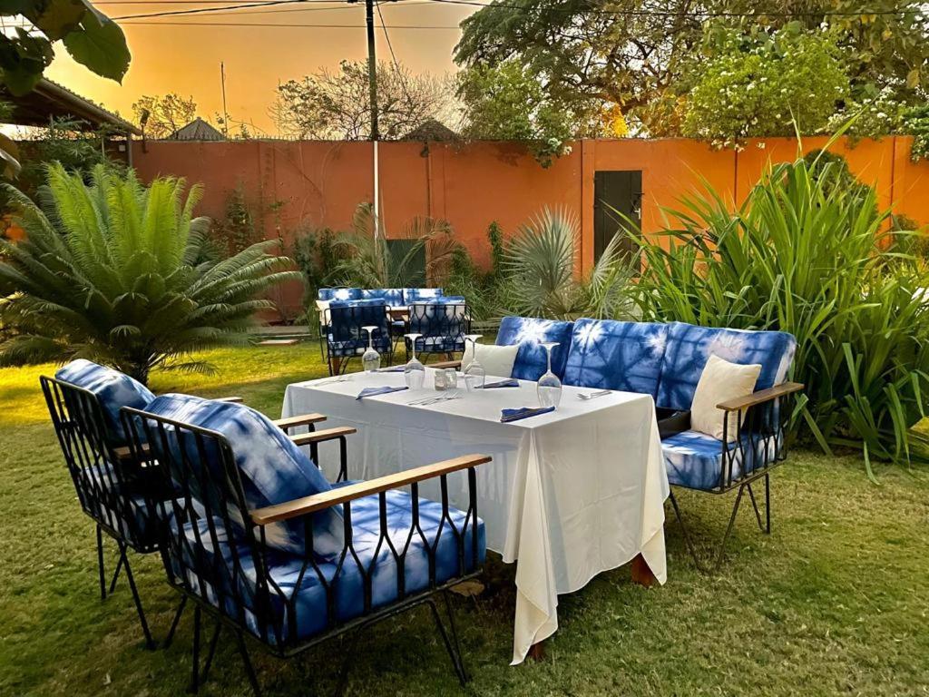 Hotel Le Kentia Lomé Esterno foto
