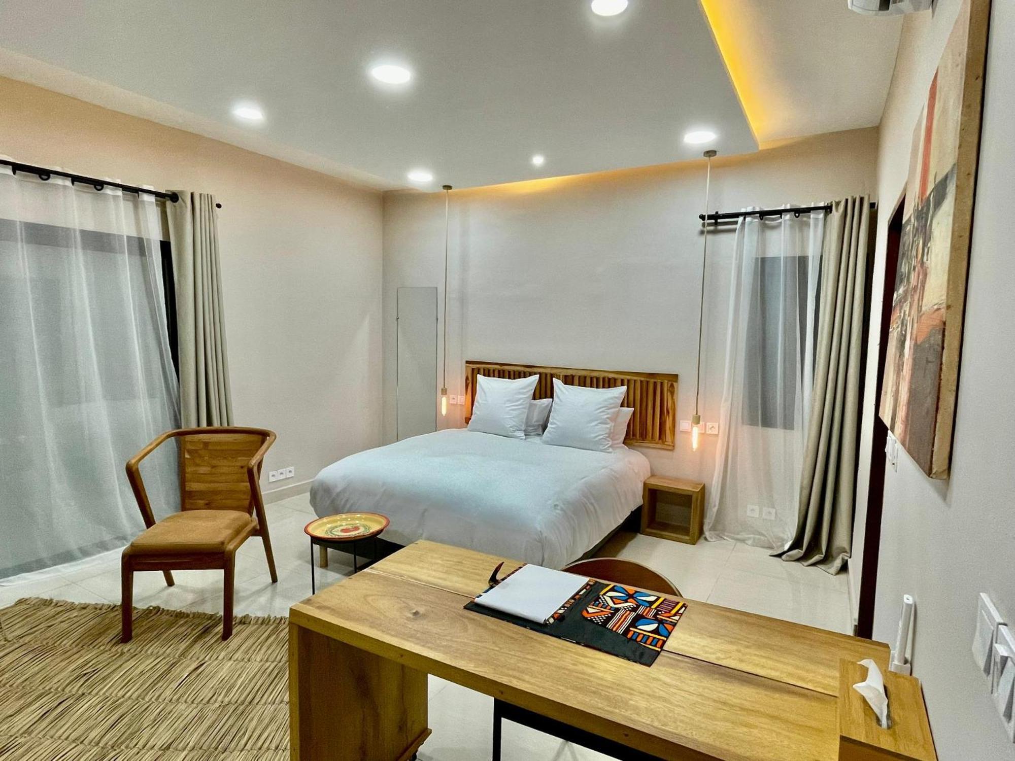 Hotel Le Kentia Lomé Esterno foto