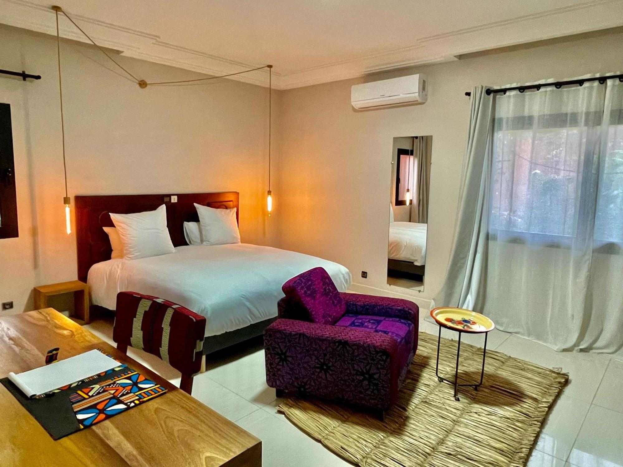 Hotel Le Kentia Lomé Esterno foto